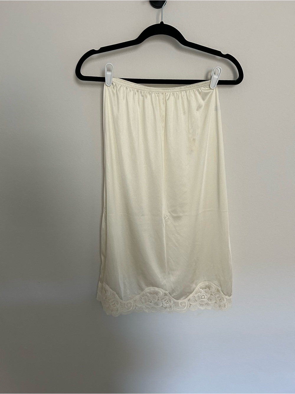 Vanity Fair Cream Lace-Hem Half Slip